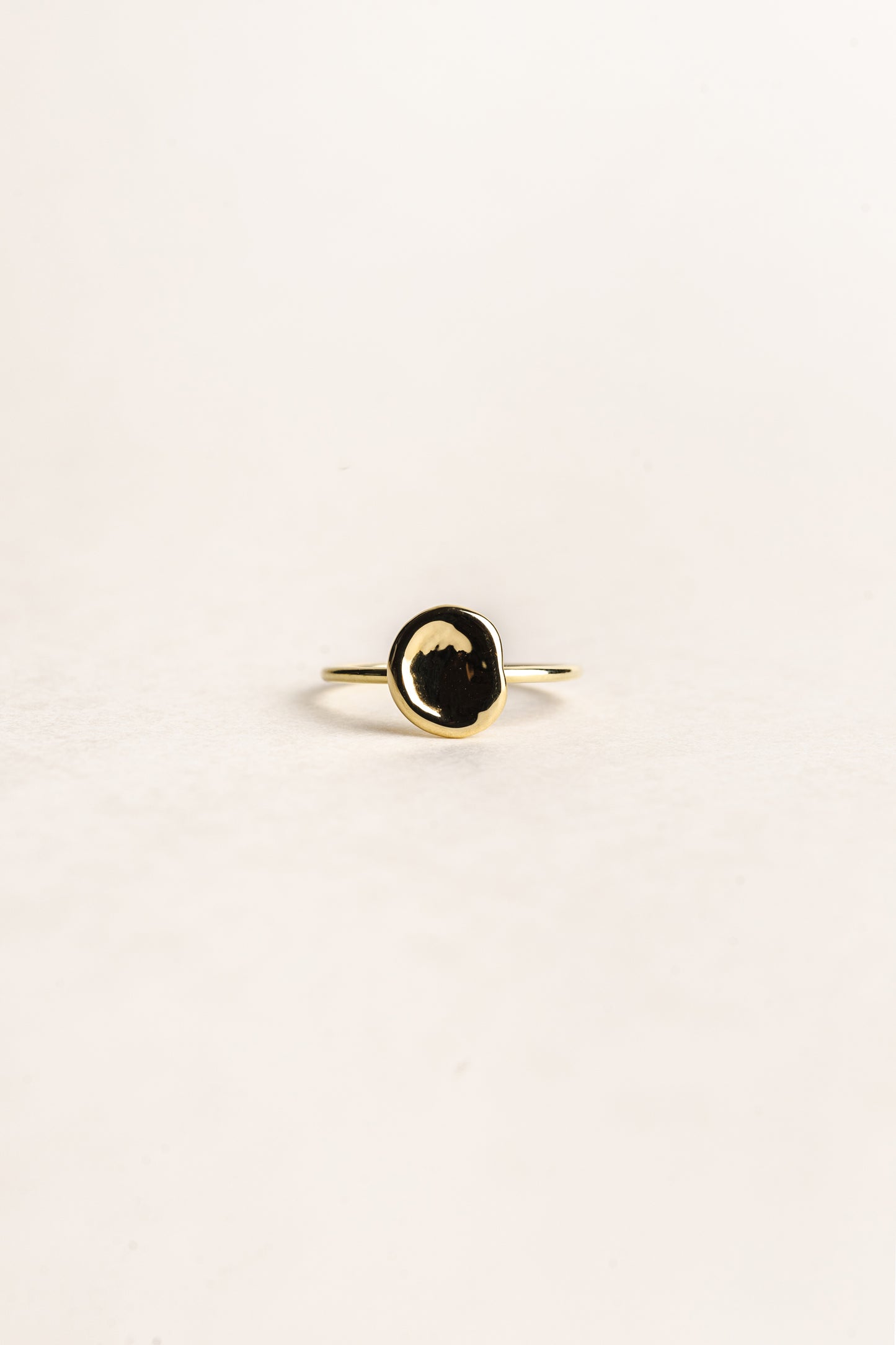 Organic Ring Pebble