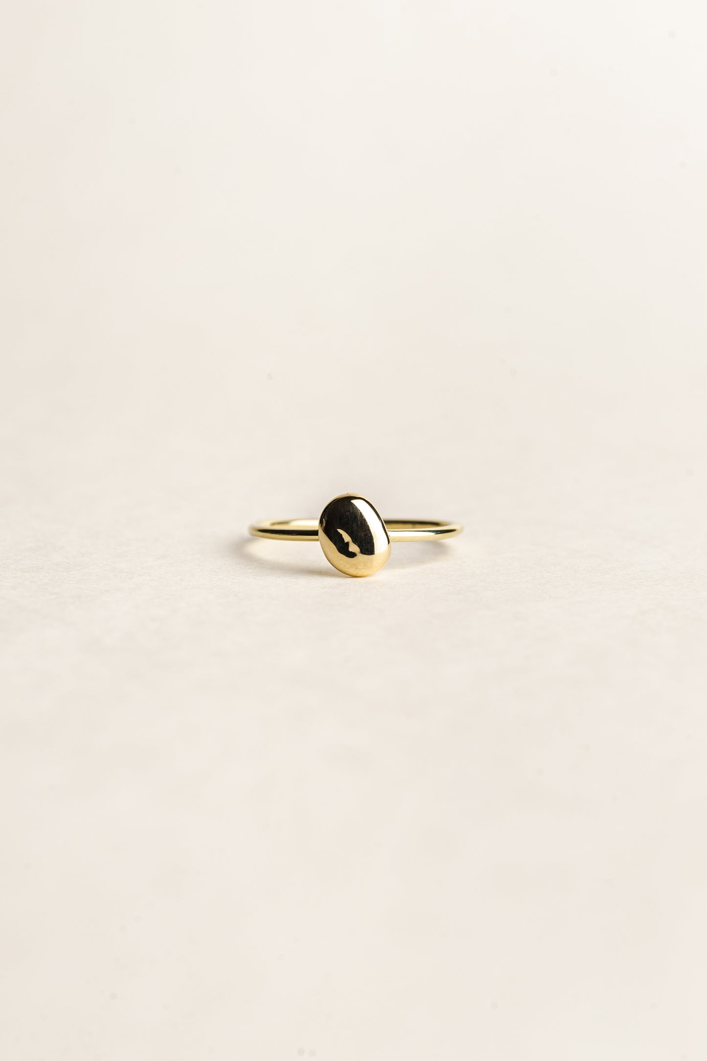 Organic Ring Pebble