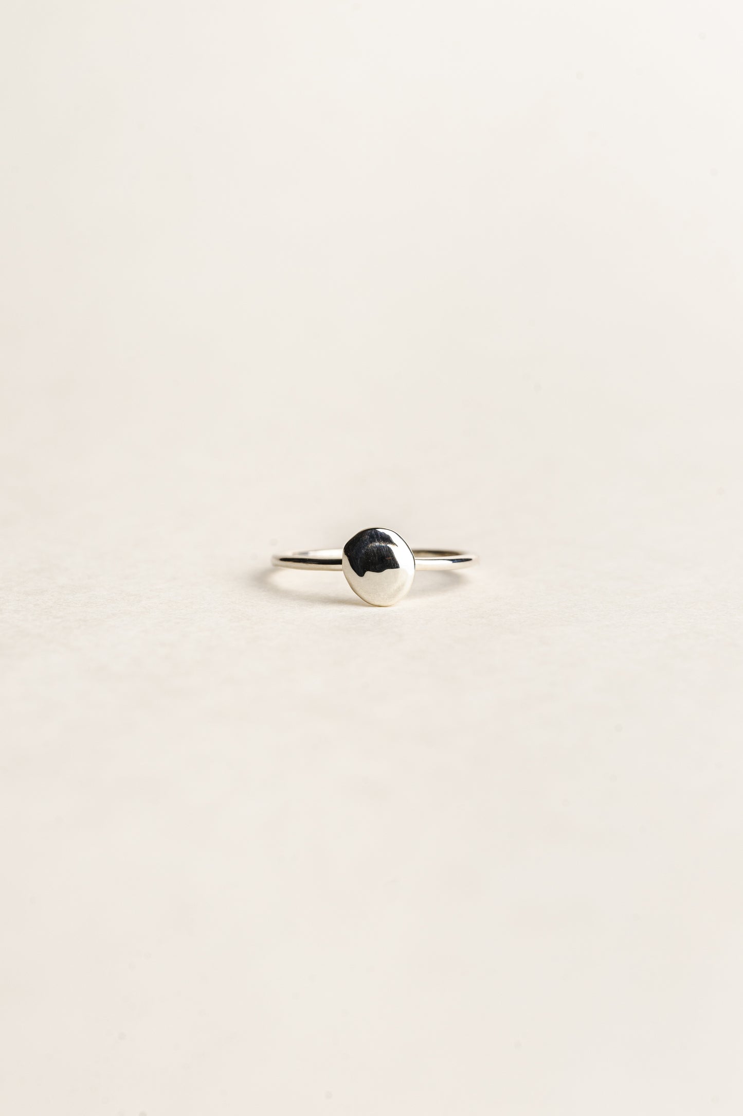 Organic Ring Pebble