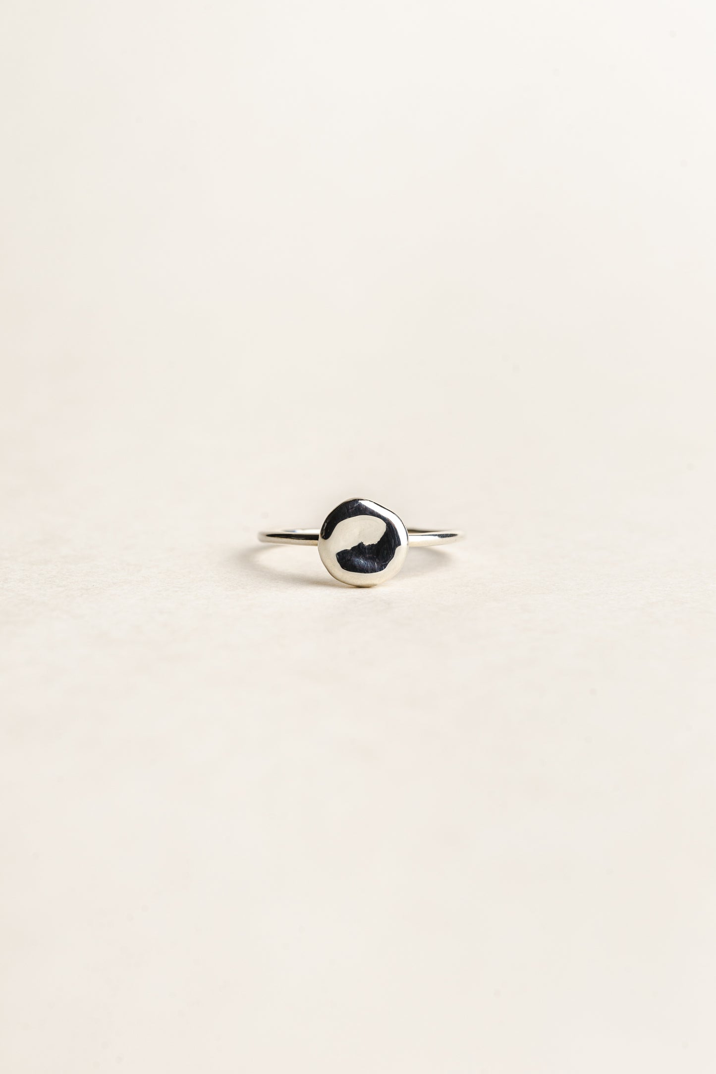 Organic Ring Pebble