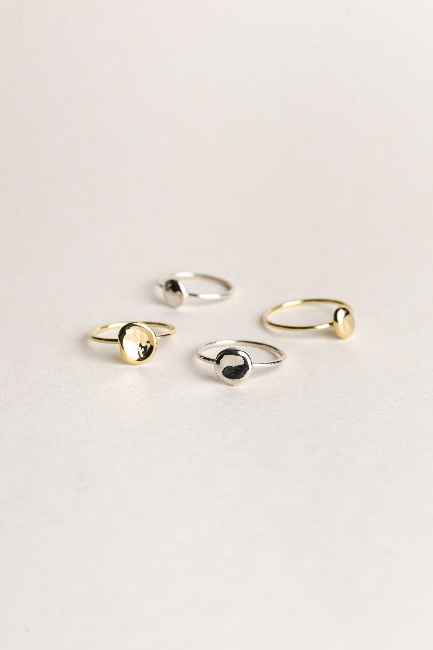 Organic Ring Pebble